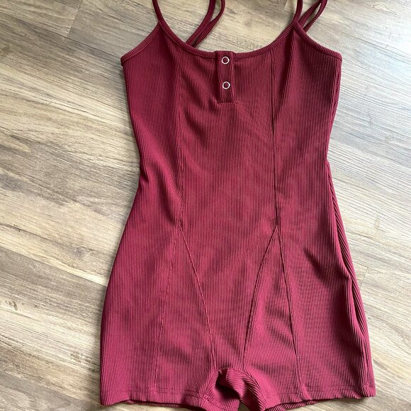 EDIKTED BURGUNDY ROMPER - Picture 1 of 1